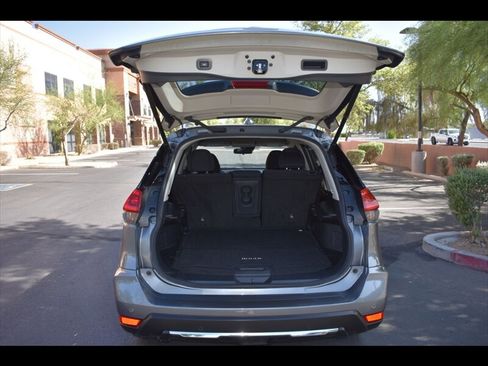 Used 2020 Nissan Rogue SV w/ Premium Package FWD image 25