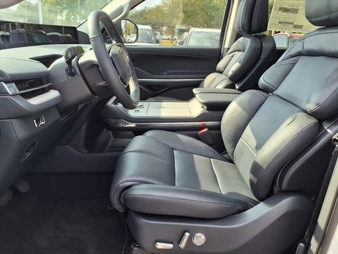 New 2025 Lincoln Navigator Reserve image 7