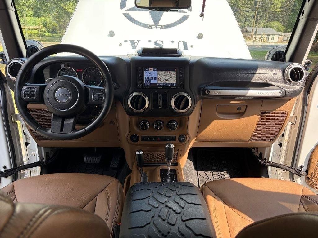 Used 2013 Jeep Wrangler Unlimited Sahara w/ Dual Top Group AWD/4WD image 8