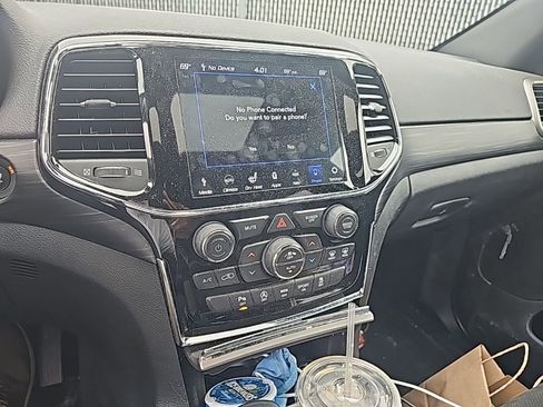 Used 2021 Jeep Grand Cherokee Laredo X AWD/4WD image 12