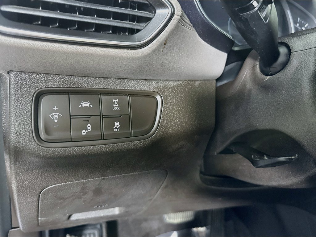 Used 2020 Hyundai Santa Fe SEL AWD/4WD image 18