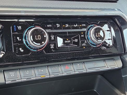 New 2025 GMC Sierra 2500 Denali w/ Denali Reserve Package image 19