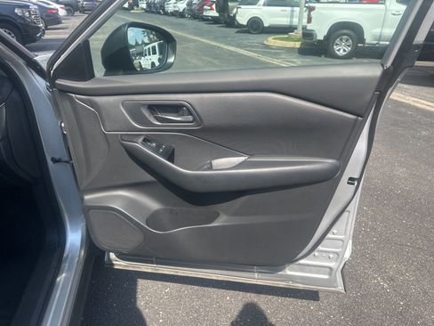 Used 2024 Nissan Rogue S AWD/4WD image 10