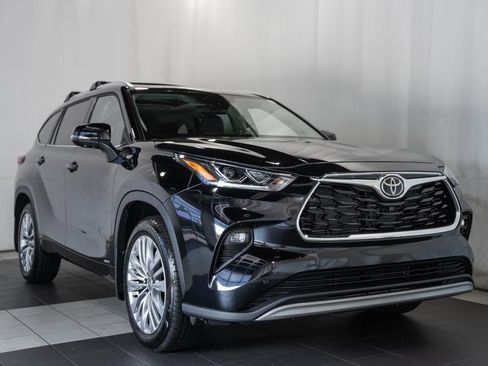 Used 2026 Toyota Highlander Platinum AWD/4WD image 1