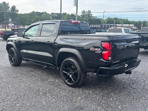 Used 2025 Chevrolet Colorado Z71 w/ Technology Package AWD/4WD image 5