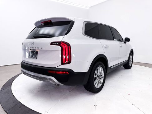 Used 2022 Kia Telluride LX FWD image 19