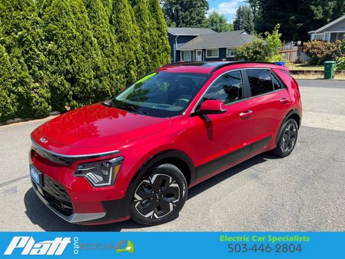 Used 2023 Kia Niro Wave w/ Wave Preserve Package FWD image 3