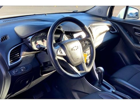 Used 2021 Chevrolet Trax LT image 16