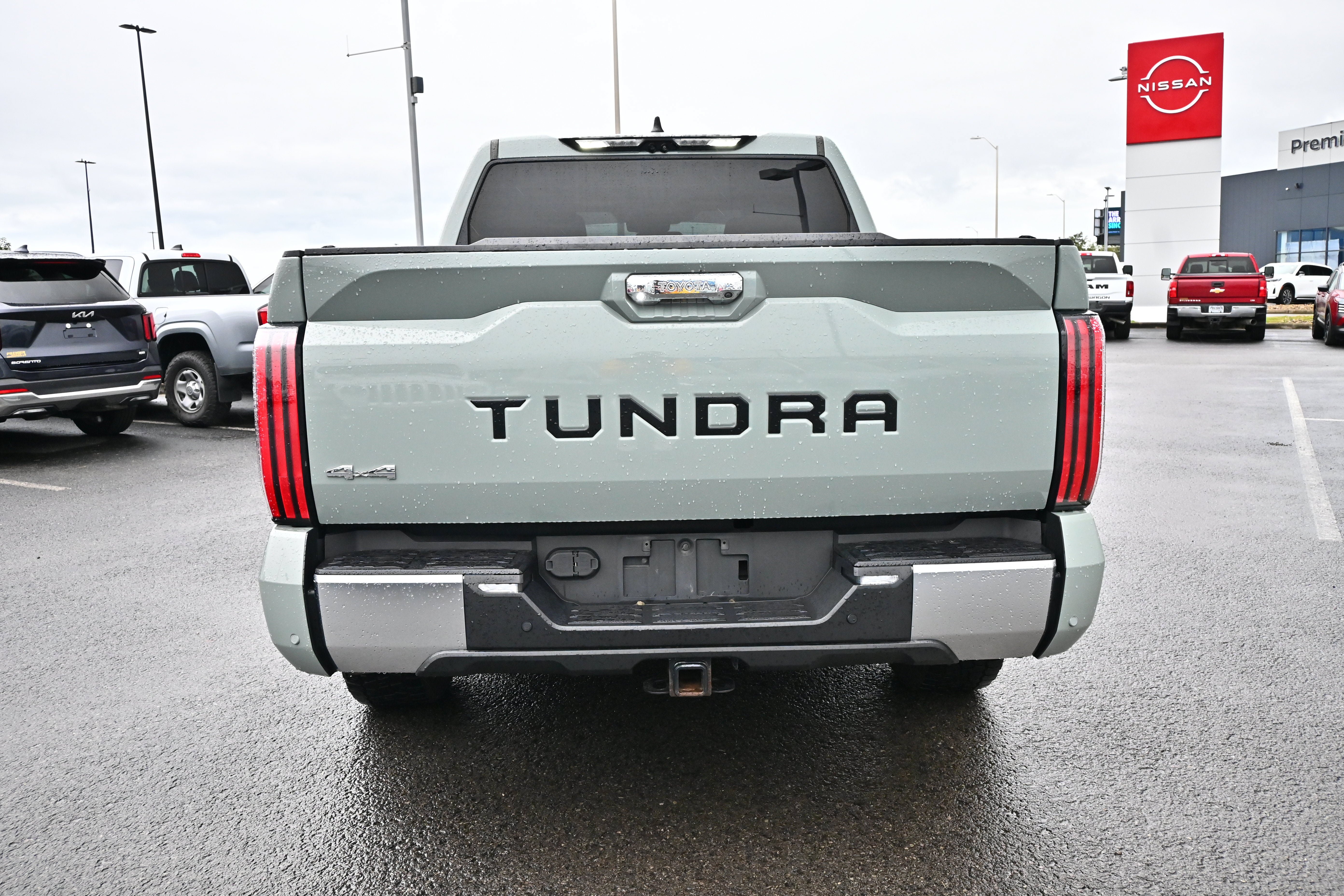 Used 2022 Toyota Tundra Limited w/ TRD Off-Road Package AWD/4WD image 7