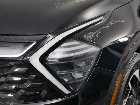 Certified 2023 Kia Sportage SX image 11