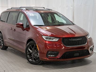 Used 2022 Chrysler Pacifica Limited w/ S Appearance Package