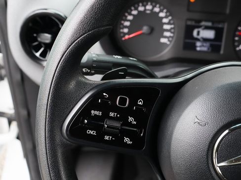 Used 2021 Mercedes-Benz Sprinter 2500 image 27