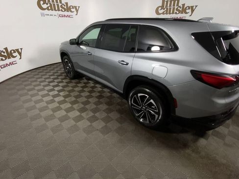 Used 2026 Buick Enclave Sport Touring w/ Power Package FWD image 6