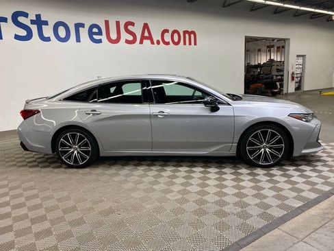 Used 2019 Toyota Avalon Touring image 13