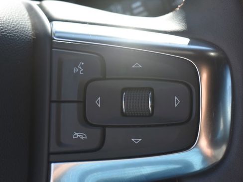 Used 2024 Chevrolet Blazer Premier image 22