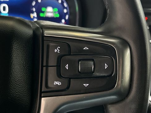 Used 2023 Chevrolet Suburban Premier image 30