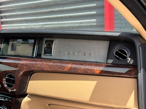 Used 2020 Rolls-Royce Phantom Extended Wheelbase RWD image 46