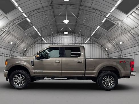 Used 2019 Ford F250 Lariat w/ Lariat Value Package AWD/4WD image 2