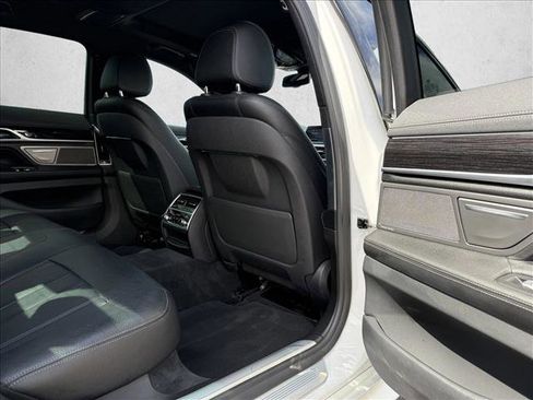 Used 2019 BMW 740i w/ M Sport Package RWD image 23