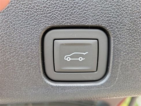 New 2026 Chevrolet Traverse LT w/ Driver Confidence Package image 9