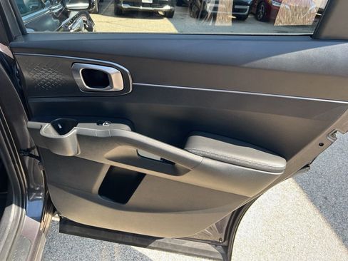 Certified 2023 Kia Sorento EX AWD/4WD image 17
