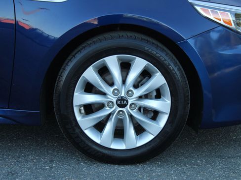 Used 2017 Kia Optima EX w/ Premium Package FWD image 39