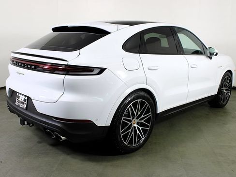 New 2026 Porsche Cayenne E-Hybrid Coupe AWD/4WD image 8