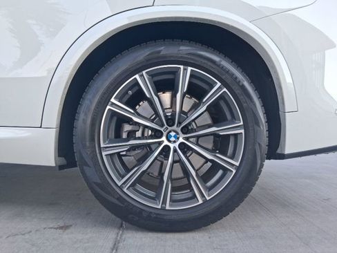 Used 2026 BMW X5 xDrive50e w/ M Sport Package AWD/4WD image 18