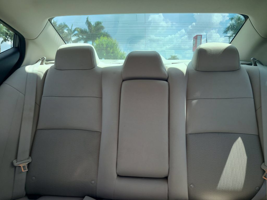 Used 2019 Nissan Altima 2.5 SV FWD image 12