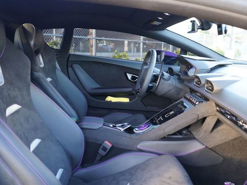 Used 2024 Lamborghini Huracan Tecnica RWD image 17