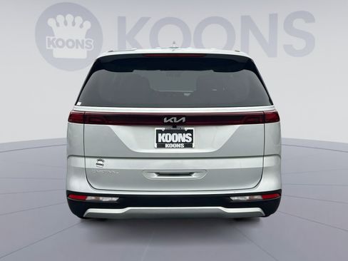 Used 2023 Kia Carnival LX image 5