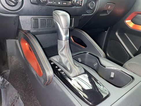 Used 2022 Nissan Frontier PRO-4X image 27