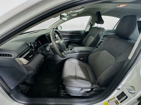 Used 2025 Toyota Camry LE image 13