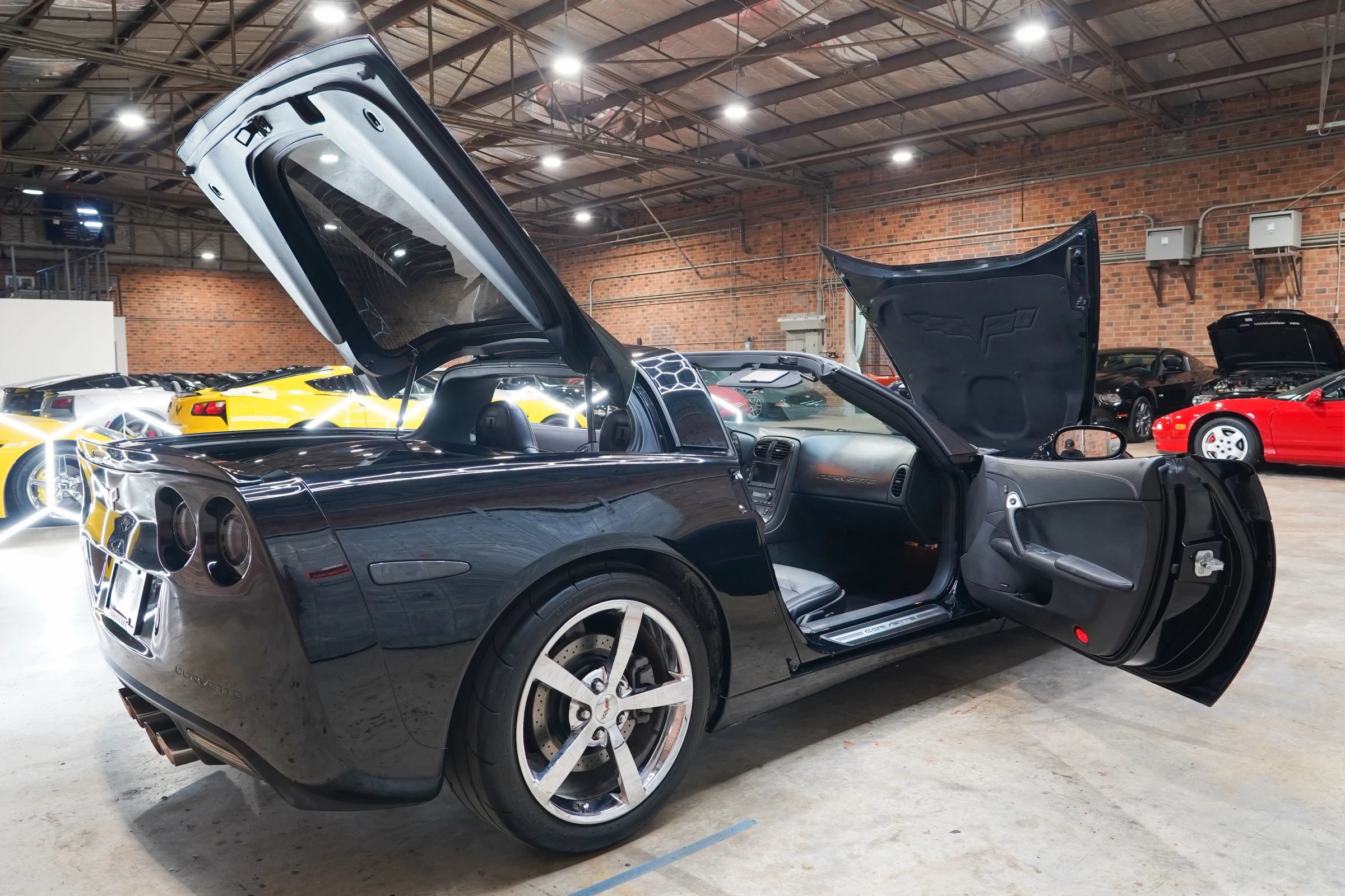 Used 2010 Chevrolet Corvette Coupe w/ Preferred Equipment Group RWD image 28