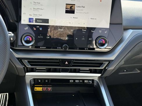 New 2026 Lexus TX 500h AWD image 14