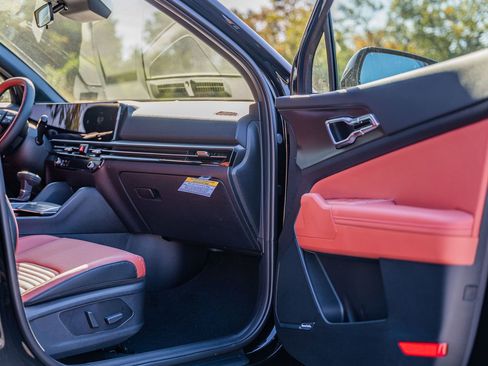 New 2026 Kia Sportage SX FWD image 9