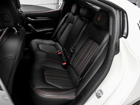 Used 2023 Maserati Ghibli Modena RWD image 41