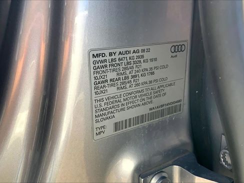 Used 2022 Audi Q8 Premium image 30