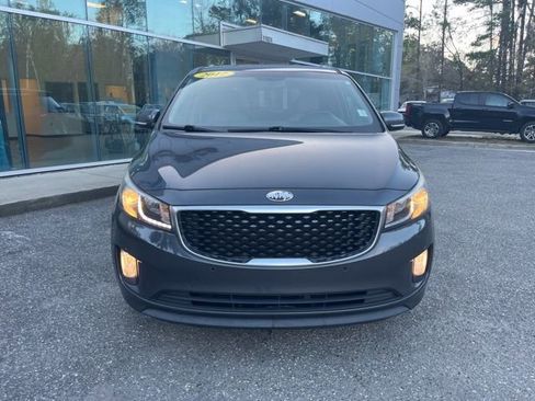 Used 2017 Kia Sedona SX image 9