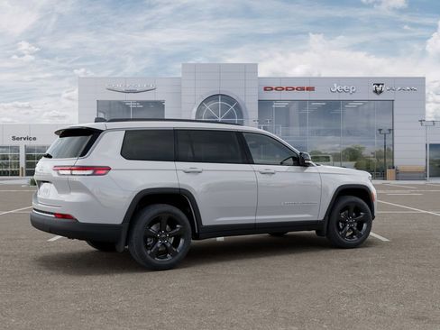 New 2026 Jeep Grand Cherokee L Limited w/ Limited Altitude Package image 4