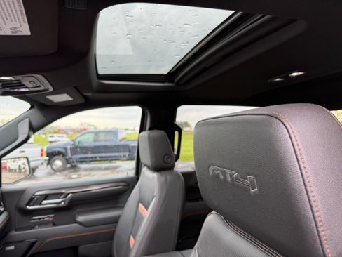 Used 2022 GMC Sierra 1500 AT4 w/ AT4 Premium Package AWD/4WD image 10