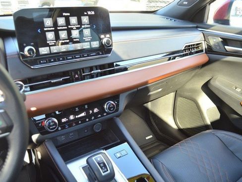 Used 2023 Mitsubishi Outlander SEL image 24