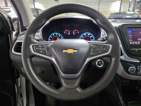 Used 2022 Chevrolet Equinox LS image 29