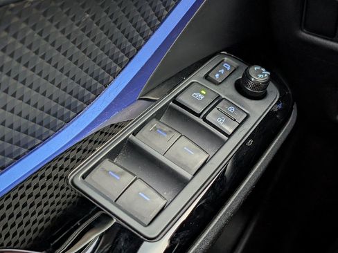 Used 2021 Toyota C-HR XLE image 20