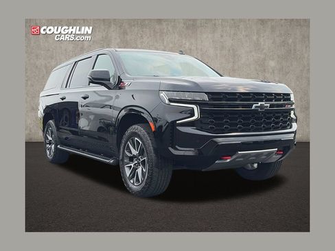 Used 2024 Chevrolet Suburban Z71 w/ Luxury Package AWD/4WD image 1