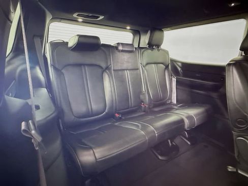 Used 2025 Jeep Wagoneer Series II image 27