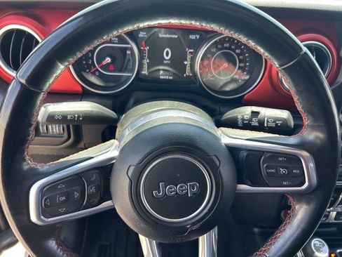 Used 2021 Jeep Wrangler Unlimited Rubicon w/ Xtreme Recon 35" Tire Package AWD/4WD image 16