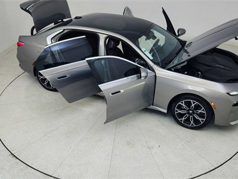 Used 2025 BMW i7 eDrive50 image 87