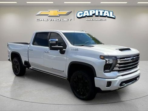 Used 2025 Chevrolet Silverado 2500 High Country w/ Technology Package AWD/4WD image 7