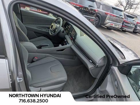 Certified 2025 Hyundai Elantra Sport image 33